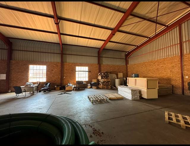 250M² WAREHOUSE TO LET IN CHLOORKOP